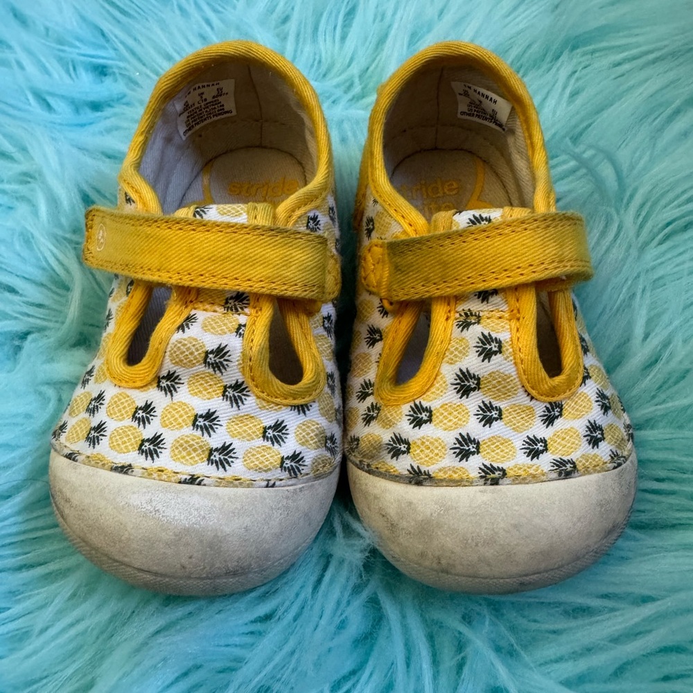 Stride Rite Soft Motion Hannah Shoe, Yellow Pineapple, 6M